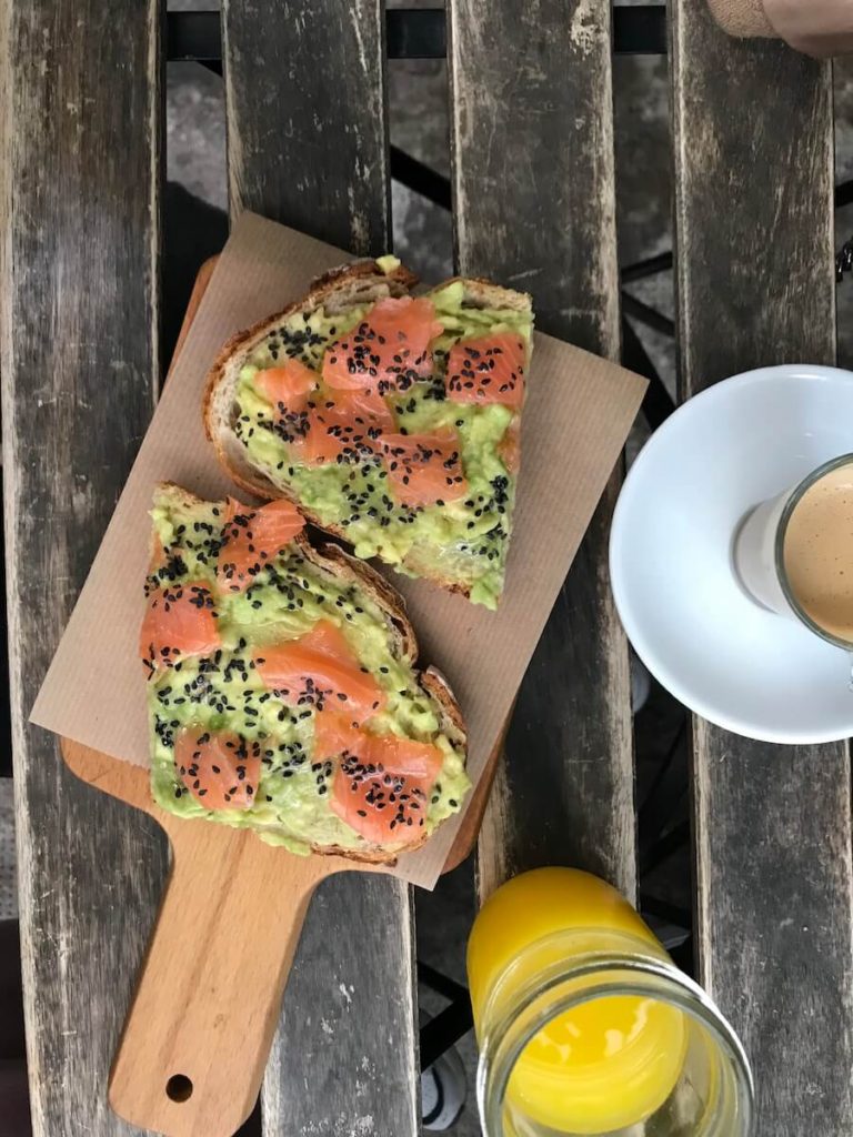 Salmon and avocado tostada in in Cafe ArtySana in Valencia.